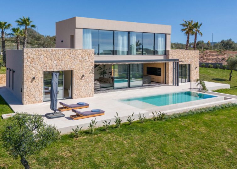 5005 ERSTBEZUG! Neubau Luxusvilla in Son Gual mit Pool und Privatsphäre 2