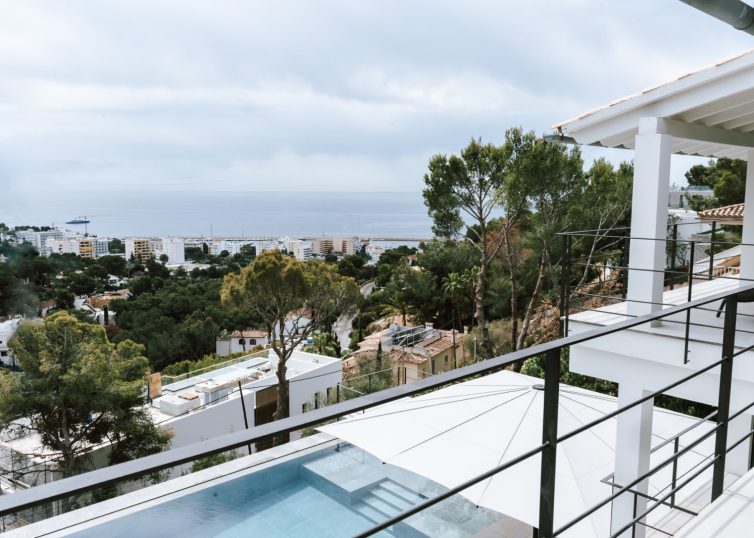 V-4715 Villa in Costa den Blanes mit elegantem, klaren Design und fantastischem