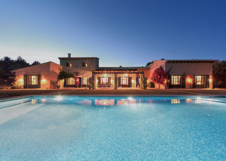 F-842 Traumhafte Finca in Calvia mit großer Pool-Landschaft, Gästehaus und herrlichem Fernblick 9