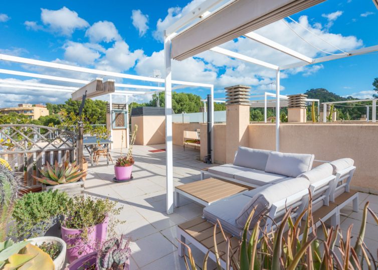 P-4472 Penthouse in Santa Ponsa mit großer Dachterrasse & direkt bei einem kleinen Sandstrand