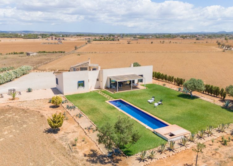 5114 Moderne Finca in Campos mit Olivenbaum-Plantage und großem Pool 8