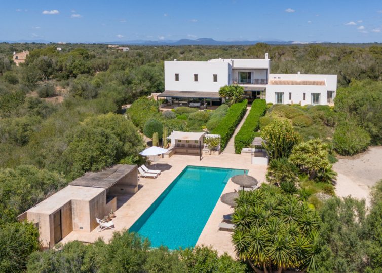 5012 Designer Finca in Ses Salines mit großem Pool, Privatsphäre, Fernblick & Ferienvermietungslizenz! 5