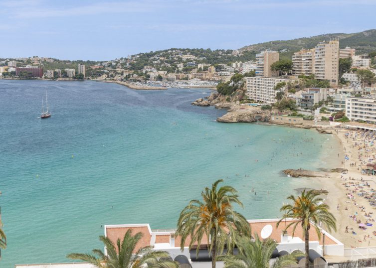 A-4702 Kernsaniertes Apartment mit herrlichem Meerblick  in unmittelbarer Nähe zum Strand von Cala Mayor - Palma